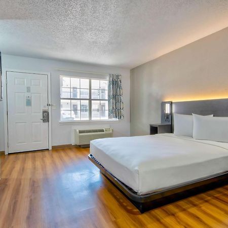 Studio 6-Austin, Tx - Midtown Exterior photo